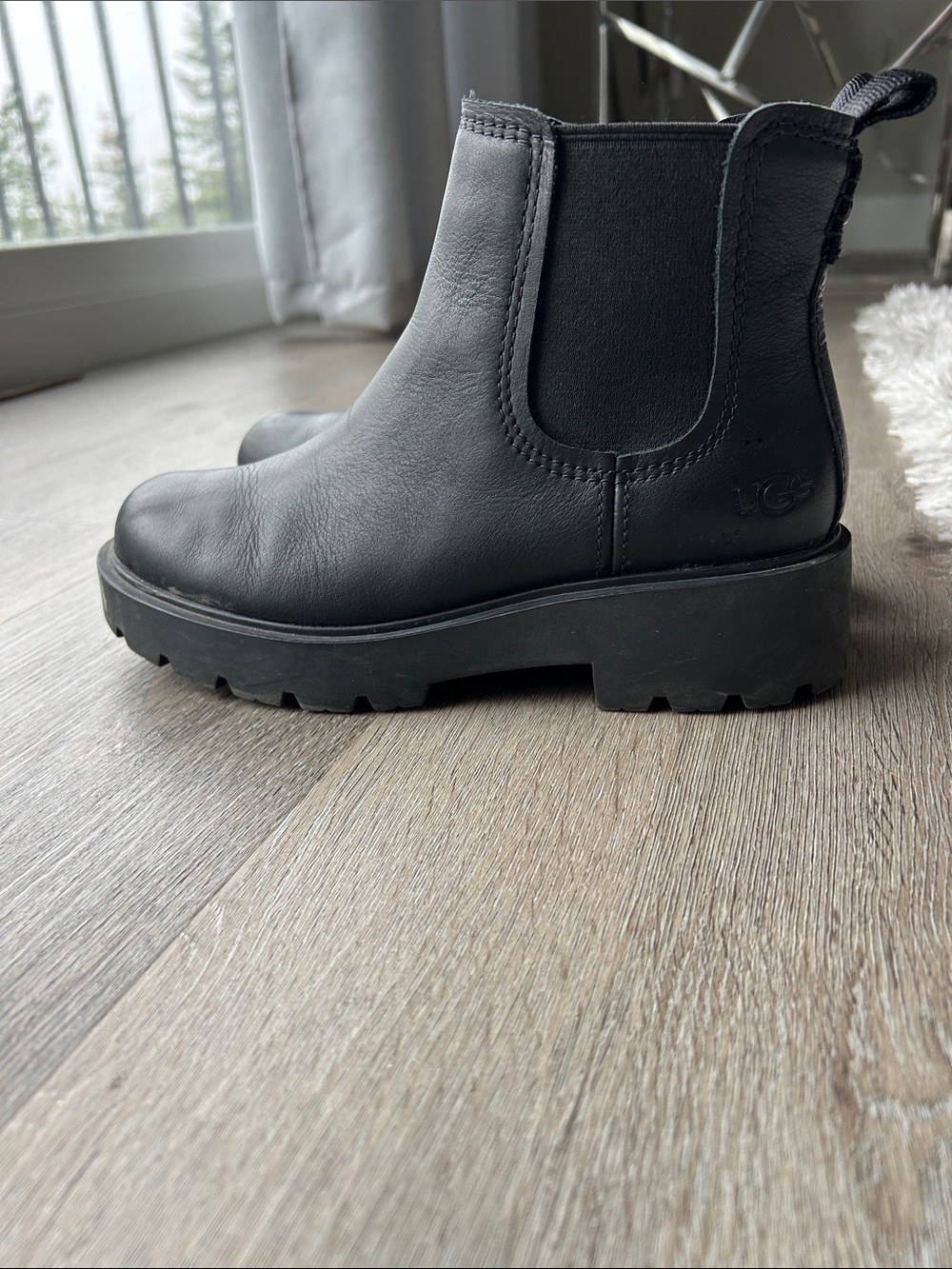 UGG Women's Black Chelsea Lug Ankle Boots